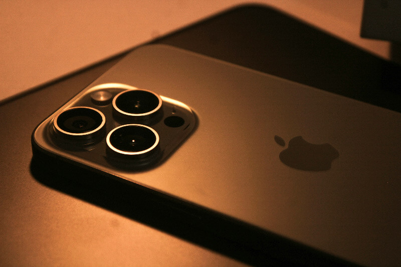 No, Your Mobile Phone Is Not as Good as a Professional Camera – Even If You Have the Latest iPhone or Samsung Galaxy